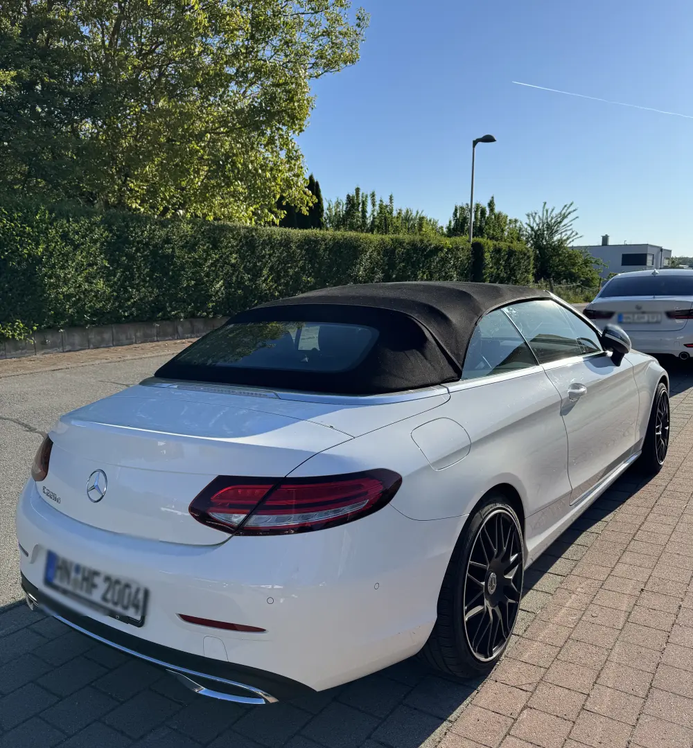 Fertig aufbereitetes Fahrzeug nach der Übergabe